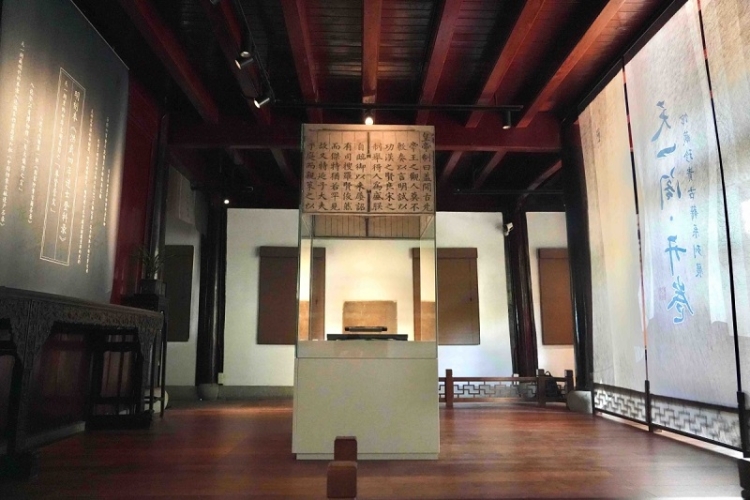 哈佛珍本“数字回归”、AI当“书童”，16万部古籍邀你“云端”阅享新年