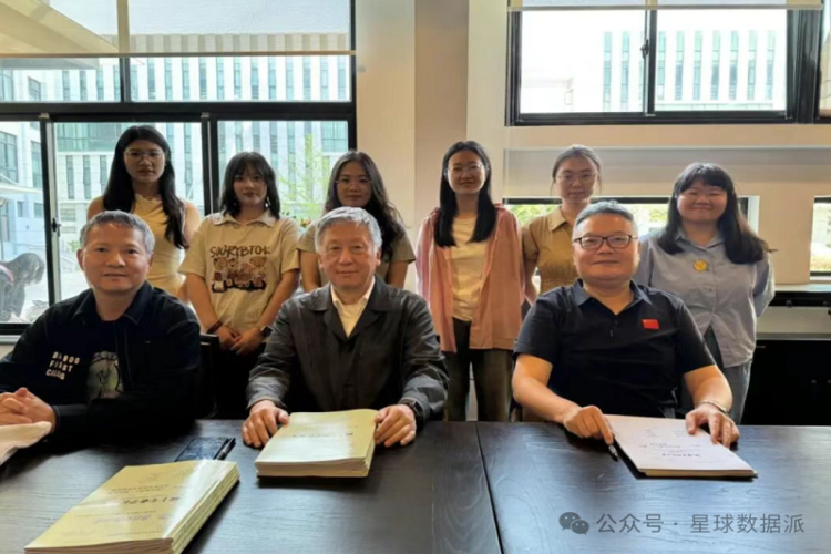 不交论文交作品！华东师大36名学生凭文学创作获硕士学位