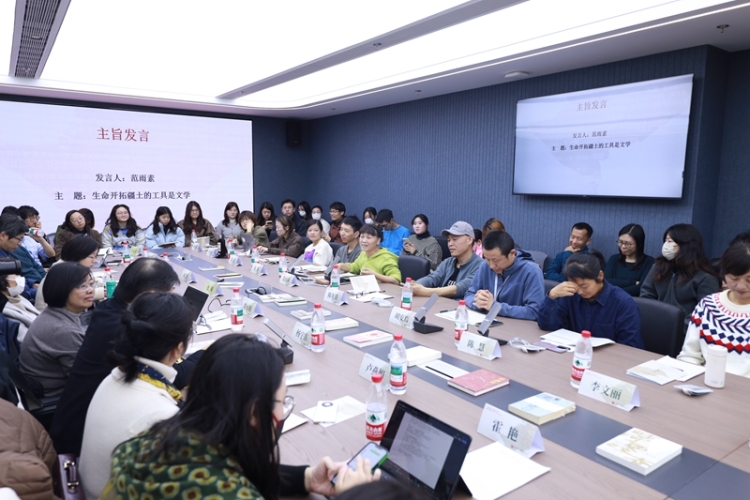 “素人”作家们来到上海：文学能拯救普通人的生活吗