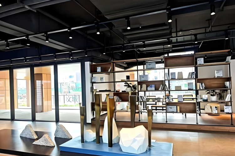 海盐旧厂房里长出一座余华笔下的“文城”