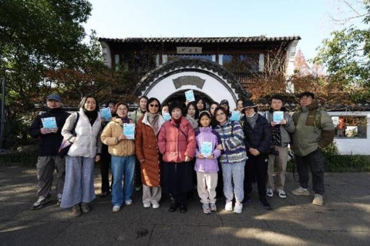 以“走读西湖”方式与湖山文脉“重逢”