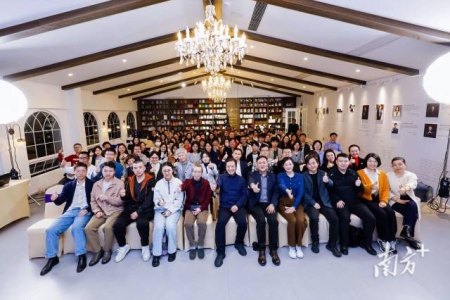 李敬泽、谢有顺做客花城文学课，畅谈AI与文学的关系