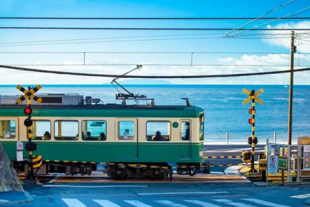 开往岩濑浜的电车