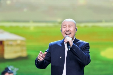 “歌唱家腾格尔邀你，共赴“来·爱”之约！