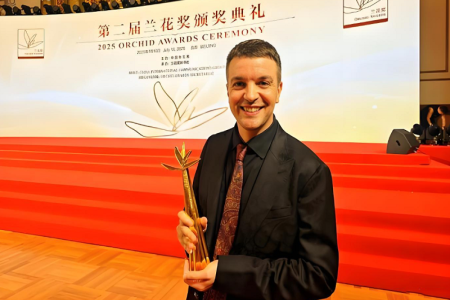 “最爱中国哪个城市？英国视频博主司徒建国高情商回答