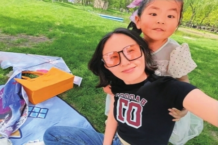 “90后”作家带着女儿“北漂” 碎片时间写出《单身母亲日记》