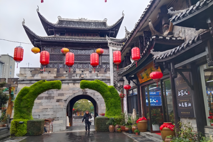 “文学+旅游”让湘西更有“读”头