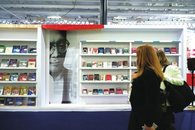 作家麦家迎来文学出海里程碑