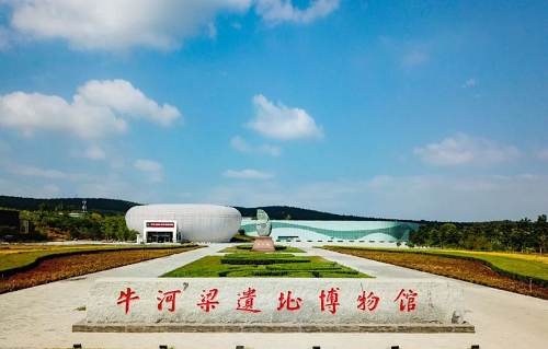 牛河梁上的太阳