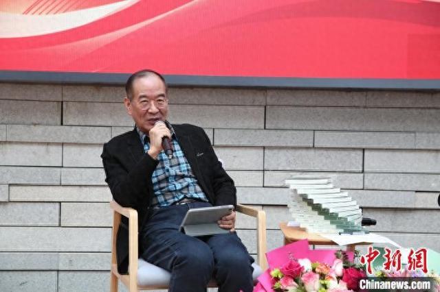 3（1）作家路远用《守望者》书写山乡巨变