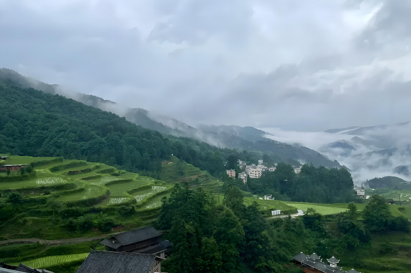 5【2】侗寨半山听雨
