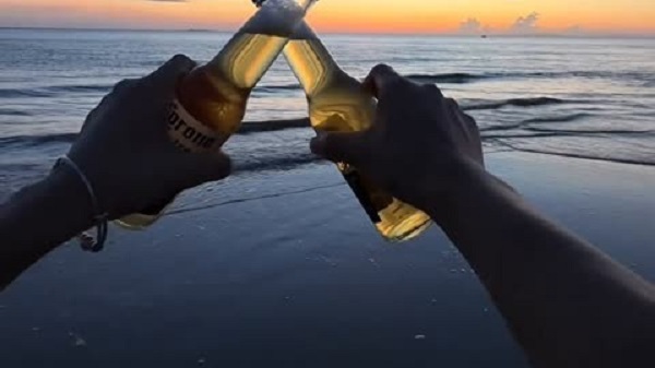 4【3】在山马村的盐滩上喝酒