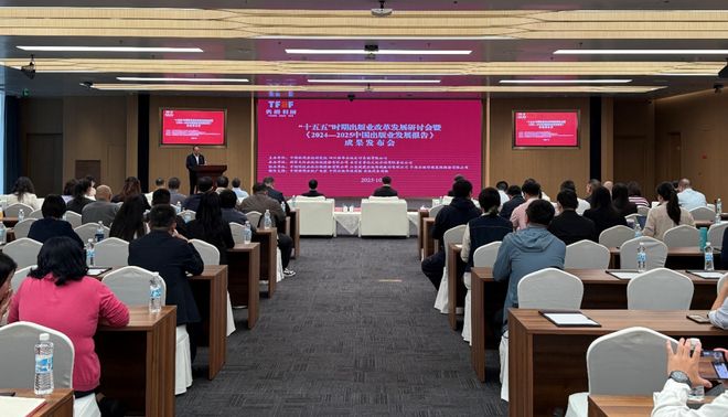 1【3】从“图书制造者”向“知识生态运营商”升级