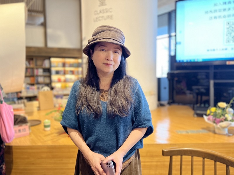 3【2】作家海娆的文化摆渡之旅:让尘封的跨国记忆重见天日 3【2】作家海娆的文化摆渡之旅:让尘封的跨国记忆重见天日