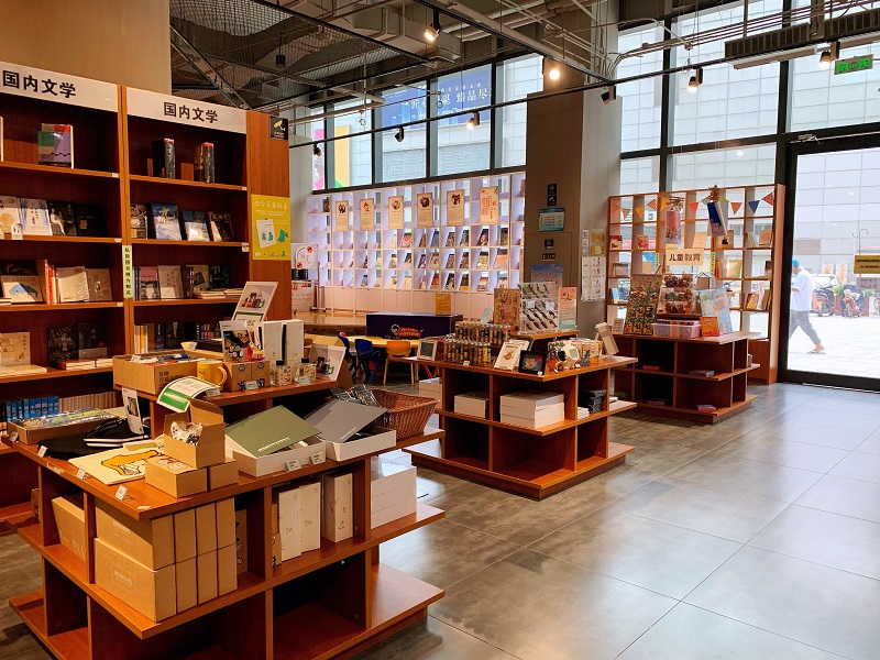 1【4】社交流量里,实体书店的突围 1【4】社交流量里,实体书店的突围