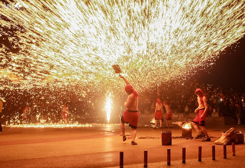 1【1】欢乐祥和庆新春 策马扬鞭加油干