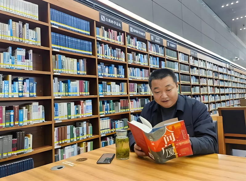 3【2】“微风”徐来，书香致远 ——一位爱书人的二十年阅读推广故事