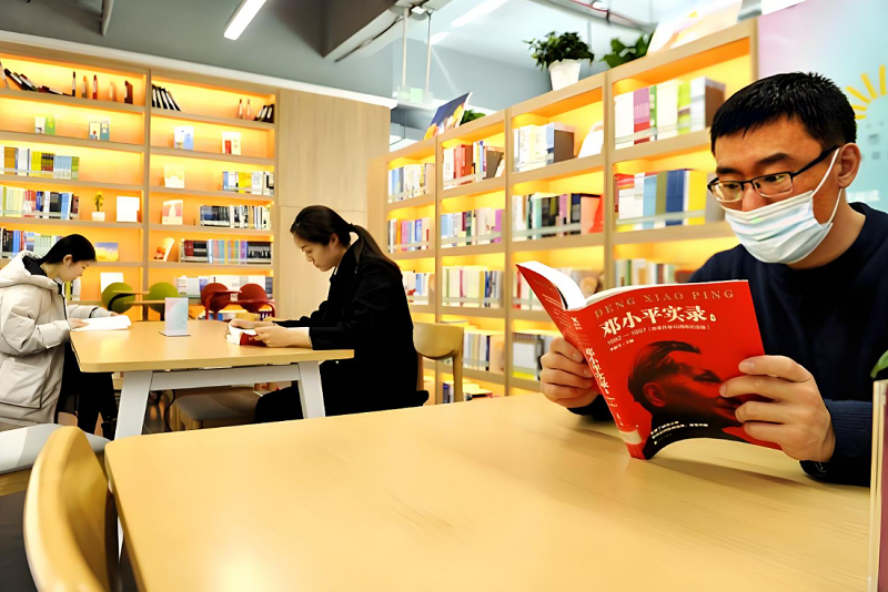 2【2】好书、好空间、好氛围：年轻人阅读需要“三好”